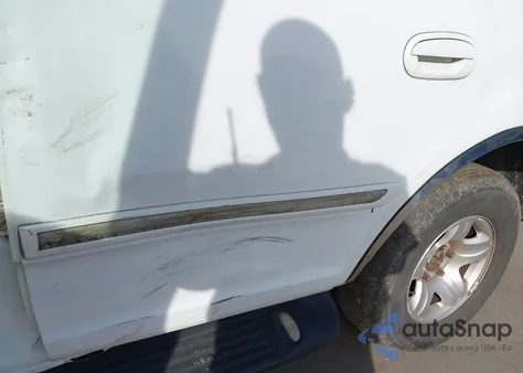 1998 Ford Expedition Eddie Bauer/Xlt z USA, uszkodzony, nr VIN 1FMRU1766WLB40746